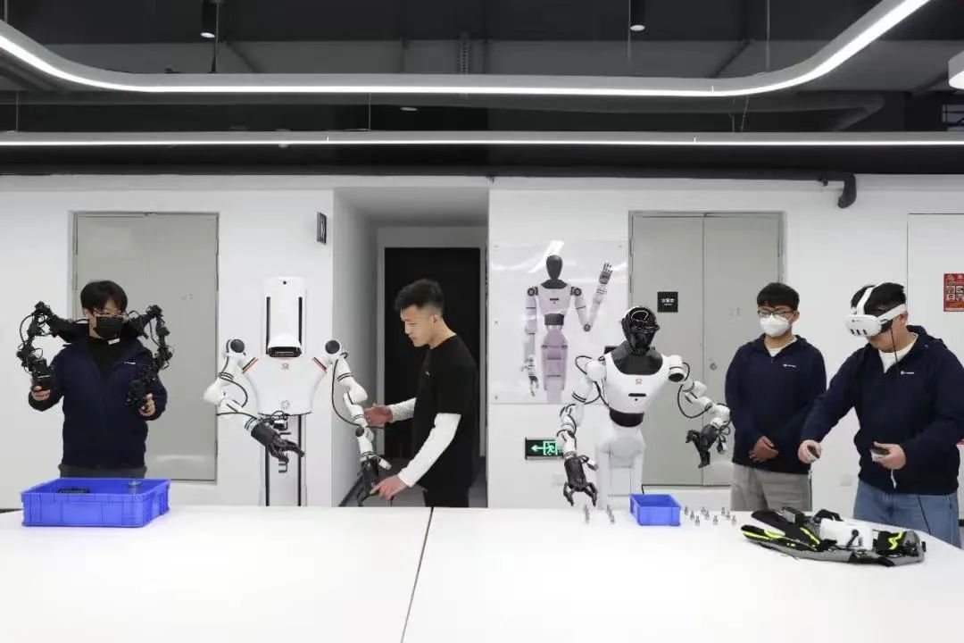 飞利信与睿尔曼机器人、中科测源签署三方战略合作协议发力机器人产学研新模式